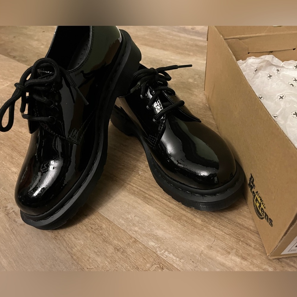 Dr martens patent leather oxfords